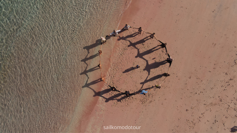 Pink Beach,Pantai Pink,Komodo Trip,Komod o Island,Open Trip Komodo Island,One Day Tour Labuan Bajo,komodo National Park,labuan bajo trip