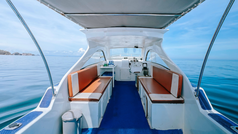 one day tour labuan bajo, komodo island one day tour, one day trip labuan bajo, one day trip komodo island, komodo island daily trip, speedboat trip, komodo island, labuan bajo trip, padar island
