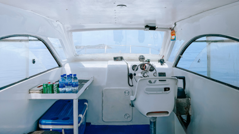 one day tour labuan bajo, komodo island one day tour, one day trip labuan bajo, one day trip komodo island, komodo island daily trip, speedboat trip, komodo island, labuan bajo trip, padar island