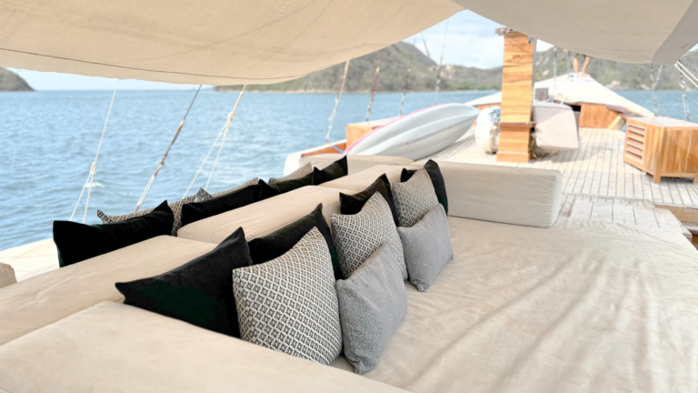 Black Beard Phinisi, open trip labuan bajo, labuan bajo, open trip Black Beard phinisi, komodo national park, komodo island, komodo dragon, pink beach, padar island, Kelor Island, Labuan Bajo tour