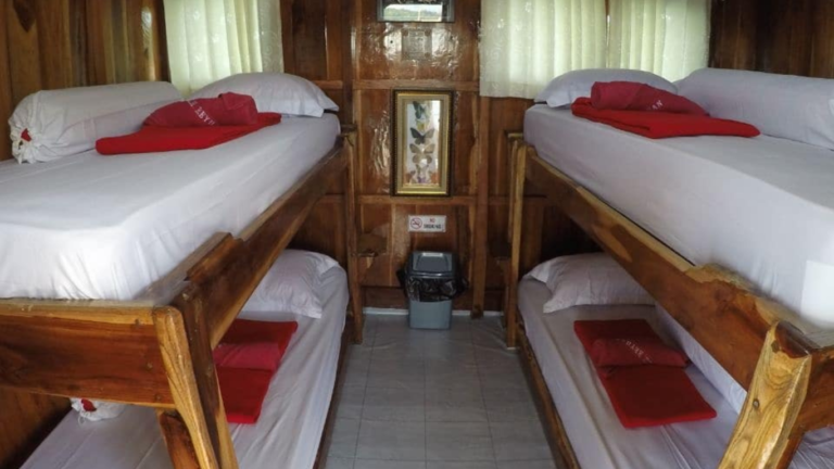 North Blue Phinisi, open trip labuan bajo, labuan bajo, open trip North Blue phinisi, komodo national park, komodo island, komodo dragon, pink beach, padar island, Kelor Island, Labuan Bajo tour, island hopping