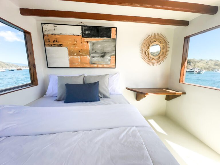 North Blue Phinisi, open trip labuan bajo, labuan bajo, open trip North Blue phinisi, komodo national park, komodo island, komodo dragon, pink beach, padar island, Kelor Island, Labuan Bajo tour, island hopping