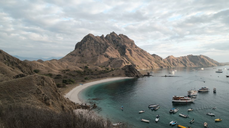 Padar Island, Pulau Padar, Komodo Island, Komodo National Park, Komodo Tour, Komodo Island Liveboard, open trip pulau komodo