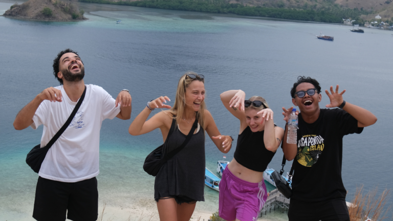 Sail Komodo Tour, Komodo Dragon, Rinca Island, Komodo Island, Komodo National Park, Komodo Tour, Komodo Island Liveboard, kelor island, padar island, pink beach, sebayur island