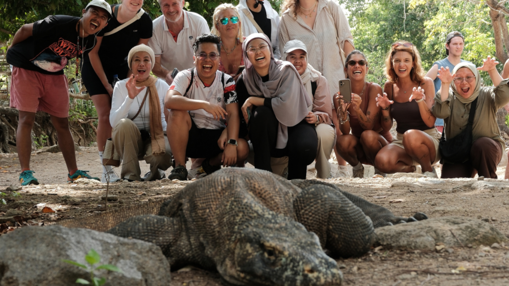 Sail Komodo Tour, Komodo Dragon, Rinca Island, Komodo Island, Komodo National Park, Komodo Tour, Komodo Island Liveboard, kelor island, padar island, pink beach, sebayur island, desan komodo, komodo Sailing Tour, manta poinrt, manta rays