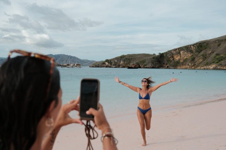 komodo sailing tour, komodo island, komodo national park, komodo dragon, open trip labuan bajo, sail komodo tour, labuan bajo, open trip komodo, pink beach, padar island, rinca island