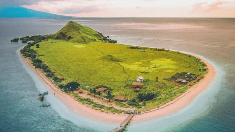 Kenawa Island,Pulau Kenawa,Komodo Tour,Sail Komodo Tour,Open Trip Komodo,Labuan Bajo,Sailing Komodo