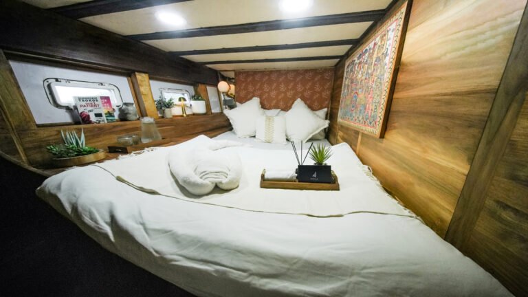 Navila Liveaboard, open trip labuan bajo, labuan bajo, open trip navila liveaboard, komodo national park, komodo island, komodo dragon, pink beach, padar island, 3 days 2 nights labuan bajo open trip, open trip labuan bajo, open trip komodo island, komodo sailing tour
