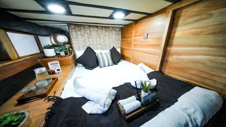 Navila Liveaboard, open trip labuan bajo, labuan bajo, open trip navila liveaboard, komodo national park, komodo island, komodo dragon, pink beach, padar island, 3 days 2 nights labuan bajo open trip, open trip labuan bajo, open trip komodo island, komodo sailing tour