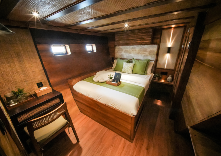 Angelica Liveaboard, open trip labuan bajo, labuan bajo, open trip navila liveaboard, komodo national park, komodo island, komodo dragon, pink beach, padar island, 3 days 2 nights labuan bajo open trip, open trip labuan bajo, open trip komodo island, komodo sailing tour