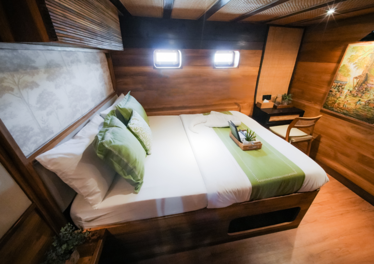 Angelica Liveaboard, open trip labuan bajo, labuan bajo, open trip navila liveaboard, komodo national park, komodo island, komodo dragon, pink beach, padar island, 3 days 2 nights labuan bajo open trip, open trip labuan bajo, open trip komodo island, komodo sailing tour