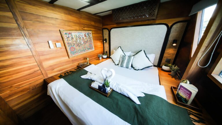 Navila Liveaboard, open trip labuan bajo, labuan bajo, open trip navila liveaboard, komodo national park, komodo island, komodo dragon, pink beach, padar island, 3 days 2 nights labuan bajo open trip, open trip labuan bajo, open trip komodo island, komodo sailing tour