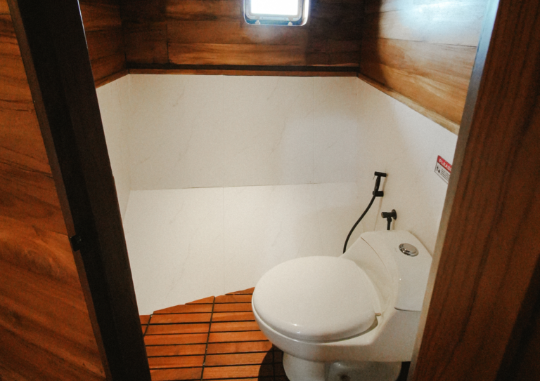 Angelica Liveaboard, open trip labuan bajo, labuan bajo, open trip navila liveaboard, komodo national park, komodo island, komodo dragon, pink beach, padar island, 3 days 2 nights labuan bajo open trip, open trip labuan bajo, open trip komodo island, komodo sailing tour