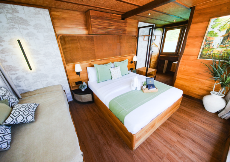 Angelica Liveaboard, open trip labuan bajo, labuan bajo, open trip navila liveaboard, komodo national park, komodo island, komodo dragon, pink beach, padar island, 3 days 2 nights labuan bajo open trip, open trip labuan bajo, open trip komodo island, komodo sailing tour