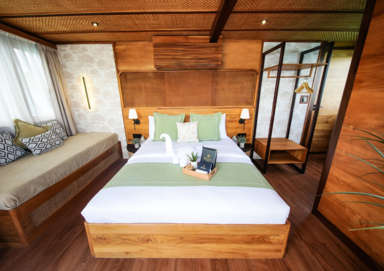 Angelica Liveaboard, open trip labuan bajo, labuan bajo, open trip navila liveaboard, komodo national park, komodo island, komodo dragon, pink beach, padar island, 3 days 2 nights labuan bajo open trip, open trip labuan bajo, open trip komodo island, komodo sailing tour