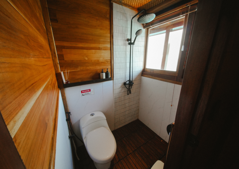 Angelica Liveaboard, open trip labuan bajo, labuan bajo, open trip navila liveaboard, komodo national park, komodo island, komodo dragon, pink beach, padar island, 3 days 2 nights labuan bajo open trip, open trip labuan bajo, open trip komodo island, komodo sailing tour