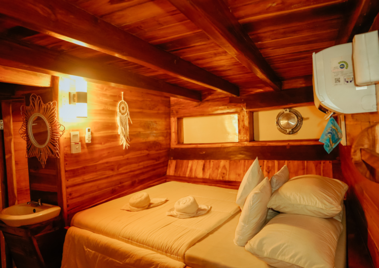 Natural 01 Liveaboard, open trip labuan bajo, labuan bajo, open trip navila liveaboard, komodo national park, komodo island, komodo dragon, pink beach, padar island, 3 days 2 nights labuan bajo open trip, open trip labuan bajo, open trip komodo island, komodo sailing tour