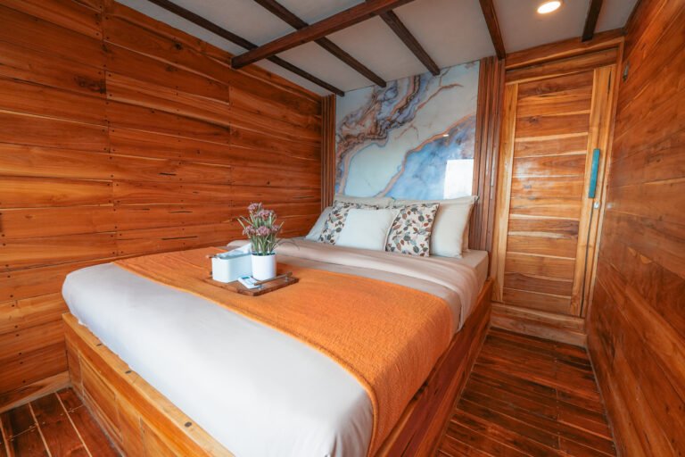 Akassa Cruise, open trip labuan bajo, labuan bajo, open trip navila liveaboard, komodo national park, komodo island, komodo dragon, pink beach, padar island, 3 days 2 nights labuan bajo open trip, open trip labuan bajo, open trip komodo island, komodo sailing tour