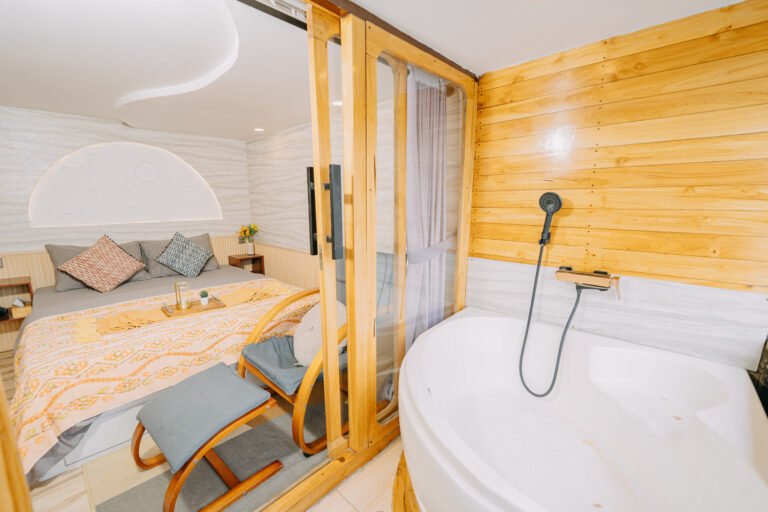 Semesta Liveaboard, open trip labuan bajo, labuan bajo, open trip navila liveaboard, komodo national park, komodo island, komodo dragon, pink beach, padar island, 3 days 2 nights labuan bajo open trip, open trip labuan bajo, open trip komodo island, komodo sailing tour