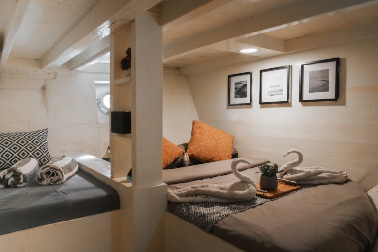 Derya Liveaboard, open trip labuan bajo, labuan bajo, open trip navila liveaboard, komodo national park, komodo island, komodo dragon, pink beach, padar island, 3 days 2 nights labuan bajo open trip, open trip labuan bajo, open trip komodo island, komodo sailing tour