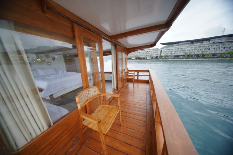 Fortuna Liveaboard, open trip labuan bajo, labuan bajo, open trip navila liveaboard, komodo national park, komodo island, komodo dragon, pink beach, padar island, 3 days 2 nights labuan bajo open trip, open trip labuan bajo, open trip komodo island, komodo sailing tour