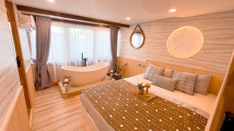 Semesta Liveaboard, open trip labuan bajo, labuan bajo, open trip navila liveaboard, komodo national park, komodo island, komodo dragon, pink beach, padar island, 3 days 2 nights labuan bajo open trip, open trip labuan bajo, open trip komodo island, komodo sailing tour