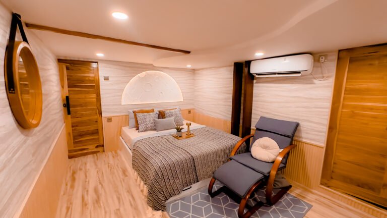 Semesta Liveaboard, open trip labuan bajo, labuan bajo, open trip navila liveaboard, komodo national park, komodo island, komodo dragon, pink beach, padar island, 3 days 2 nights labuan bajo open trip, open trip labuan bajo, open trip komodo island, komodo sailing tour
