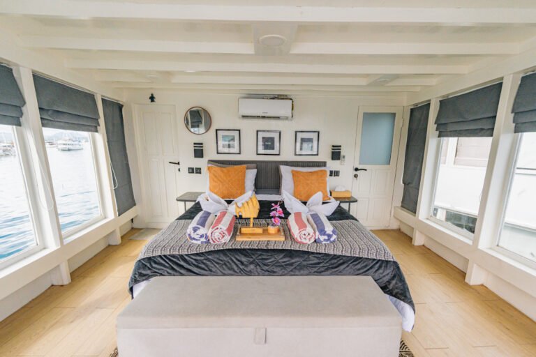 Derya Liveaboard, open trip labuan bajo, labuan bajo, open trip navila liveaboard, komodo national park, komodo island, komodo dragon, pink beach, padar island, 3 days 2 nights labuan bajo open trip, open trip labuan bajo, open trip komodo island, komodo sailing tour